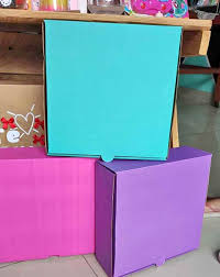 CAJA TROQUELADA COLORES 23X23X8