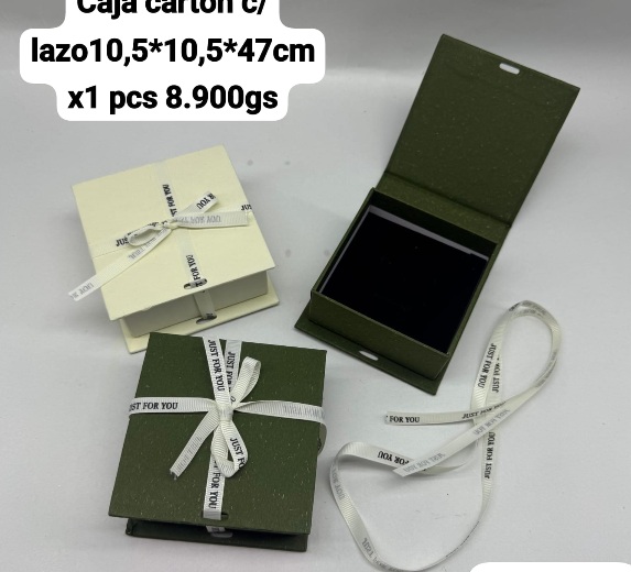 CAJA CARTON C/LAZO 10.5X10.5X4.7CM
